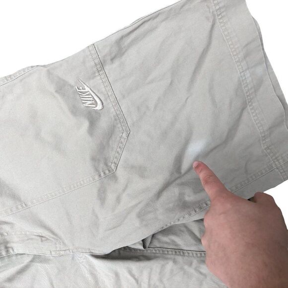 Nike Cargo Shorts Size 32 Beige - Picture 5 of 8